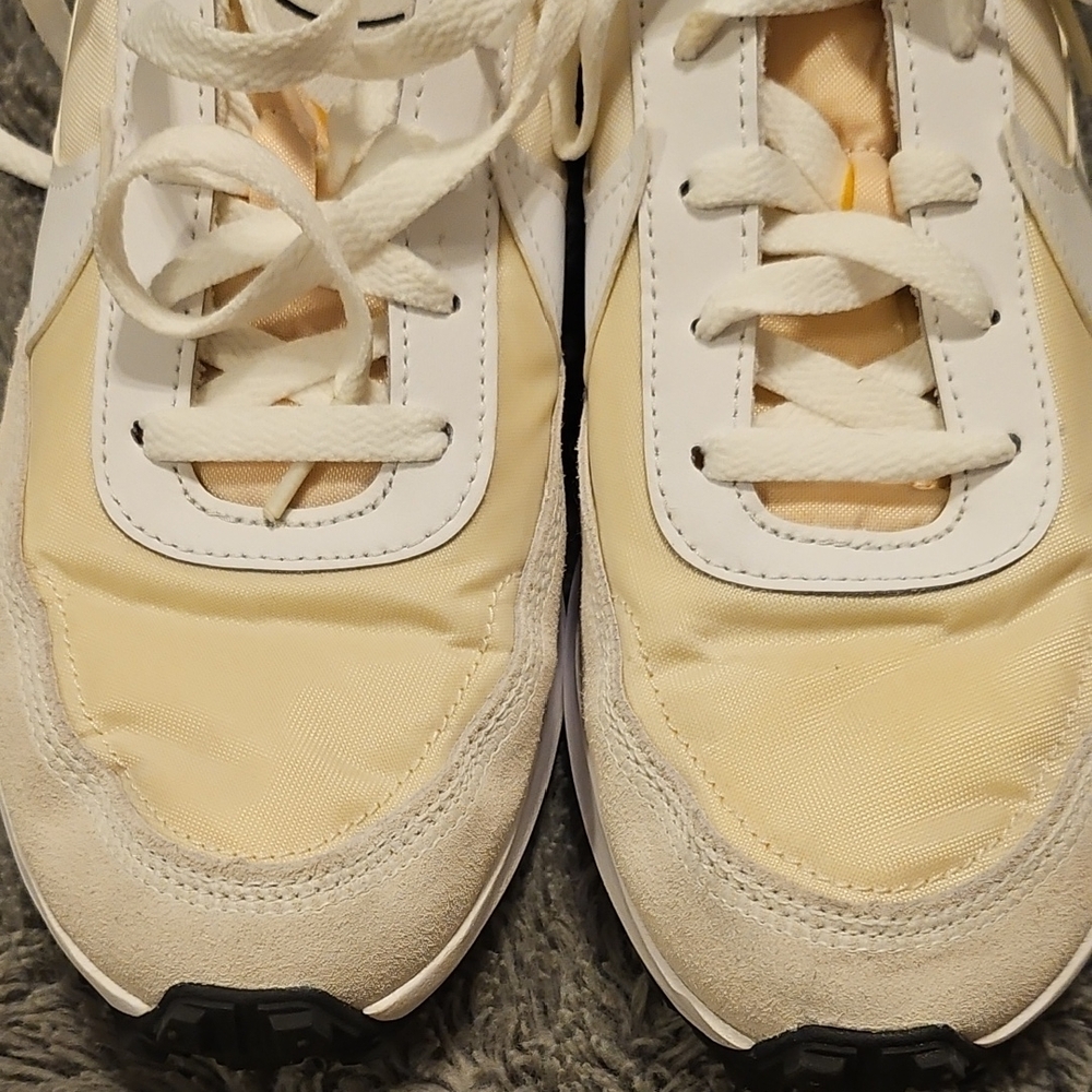 Nike Cream and Yellow Sneakers - Picture 7 of 7